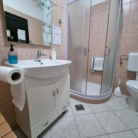 Antik Ostanak kod kuće