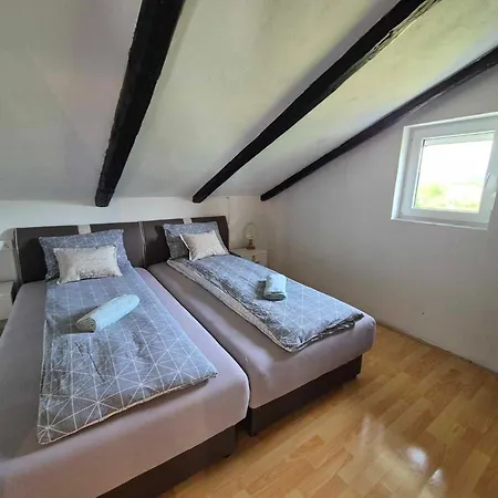 Antik Privat bolig Ilirska Bistrica